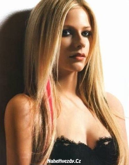 Nahá Avril Lavigne. Fotka - 17